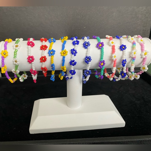 3 Flower Stretch Bracelets - Picture 3 of 10